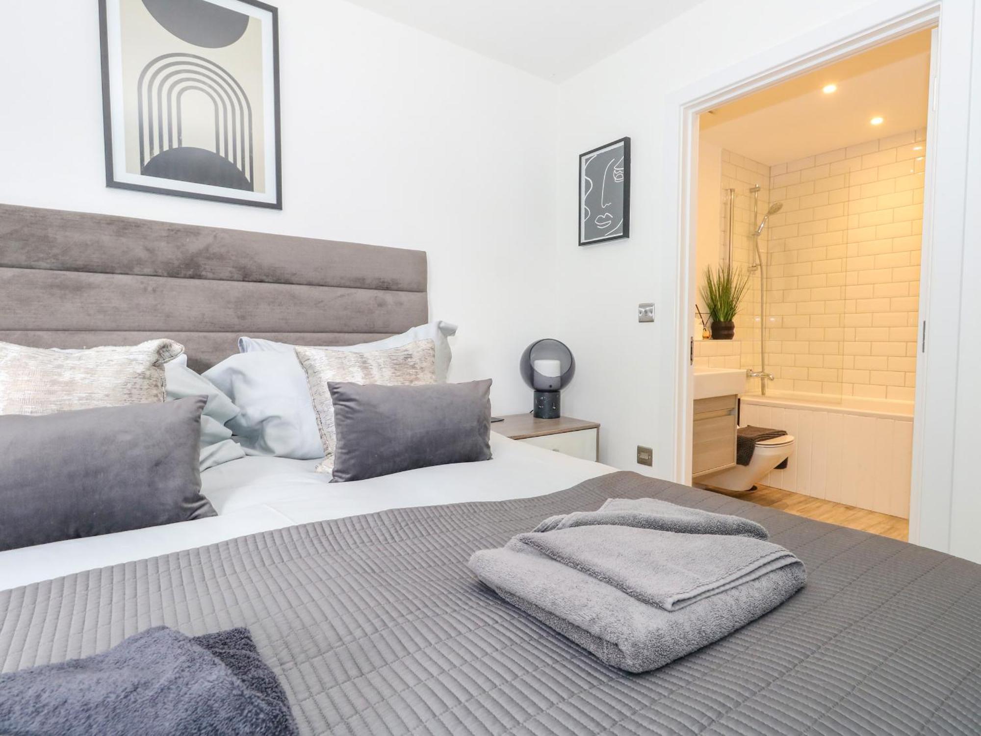 66A Danecourt Road Villa Poole Esterno foto