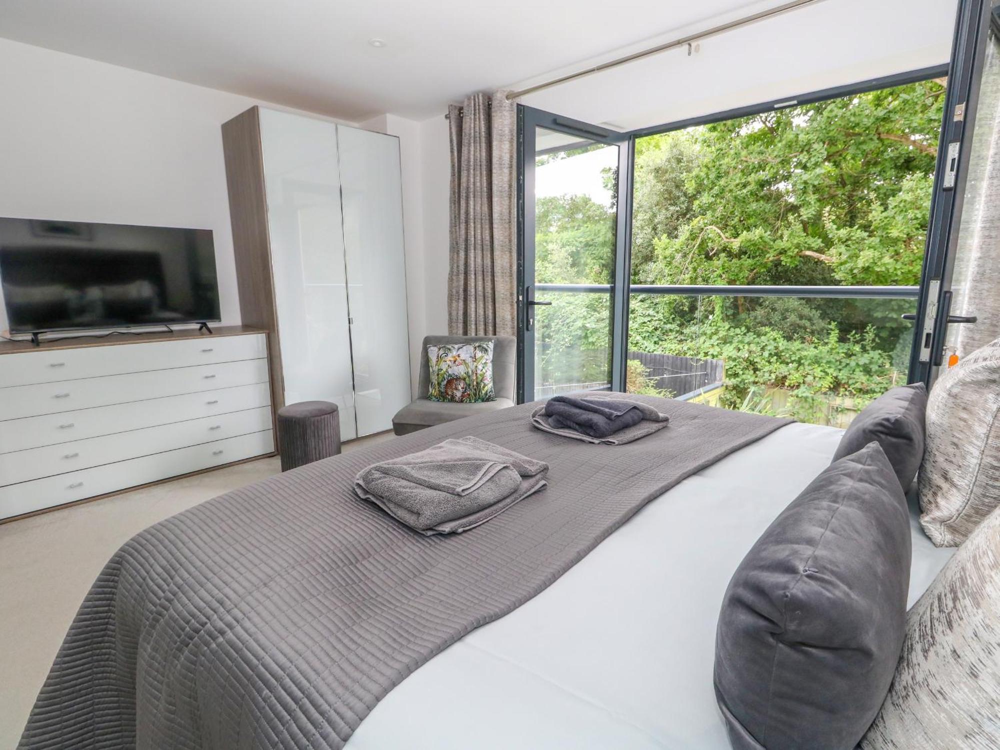 66A Danecourt Road Villa Poole Esterno foto